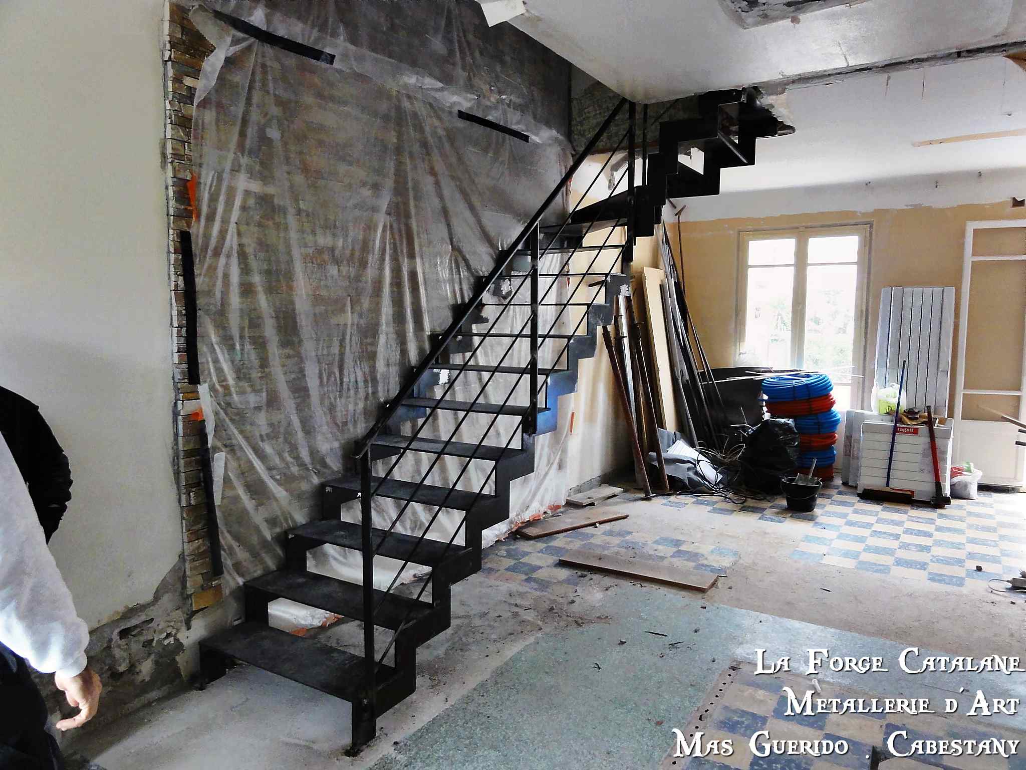 escalier limons cremaillere double decoupe laser marches fer 34 forge catalane.jpg